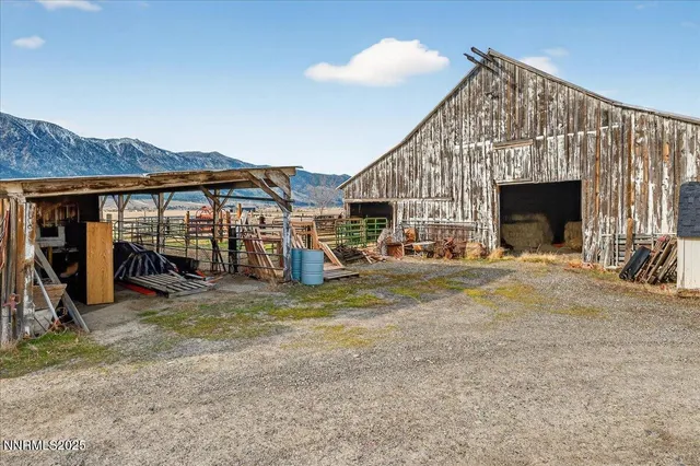a view of a house with porch