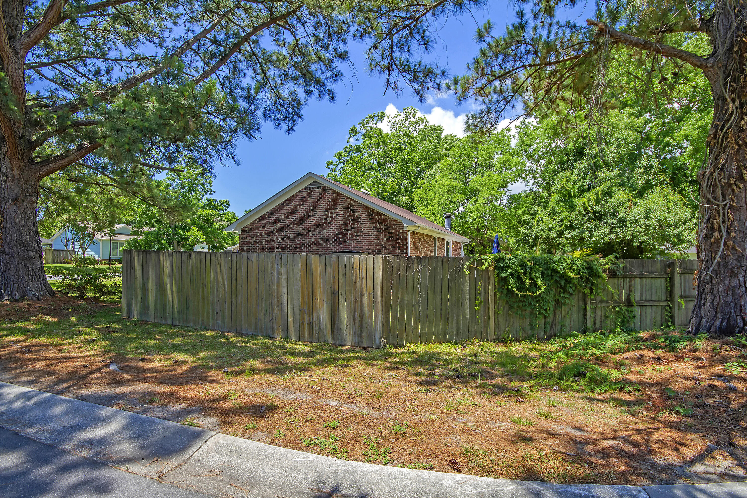 1508 Wakendaw Road Mount Pleasant, SC 29464 - Photo 4 of 26 CREM_1508 Wakendaw_004