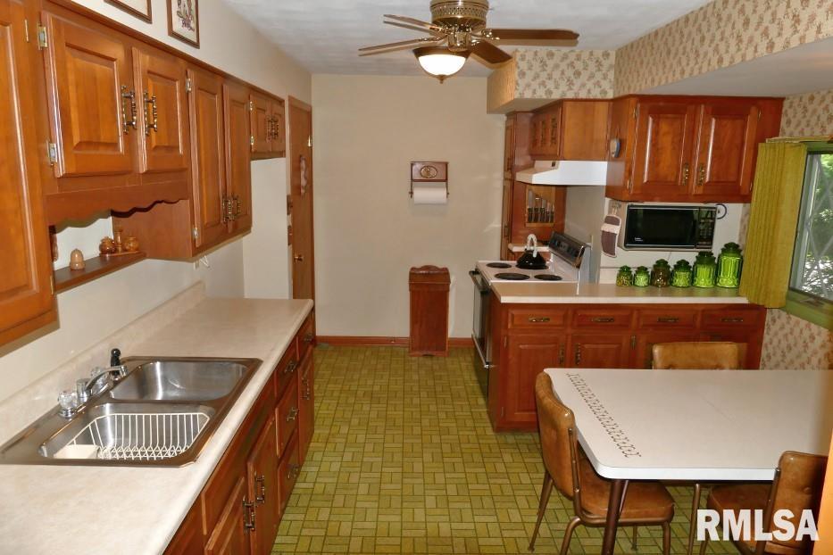 6029 West Pfeiffer Road Bartonville, IL 61607 - Photo 6 of 40