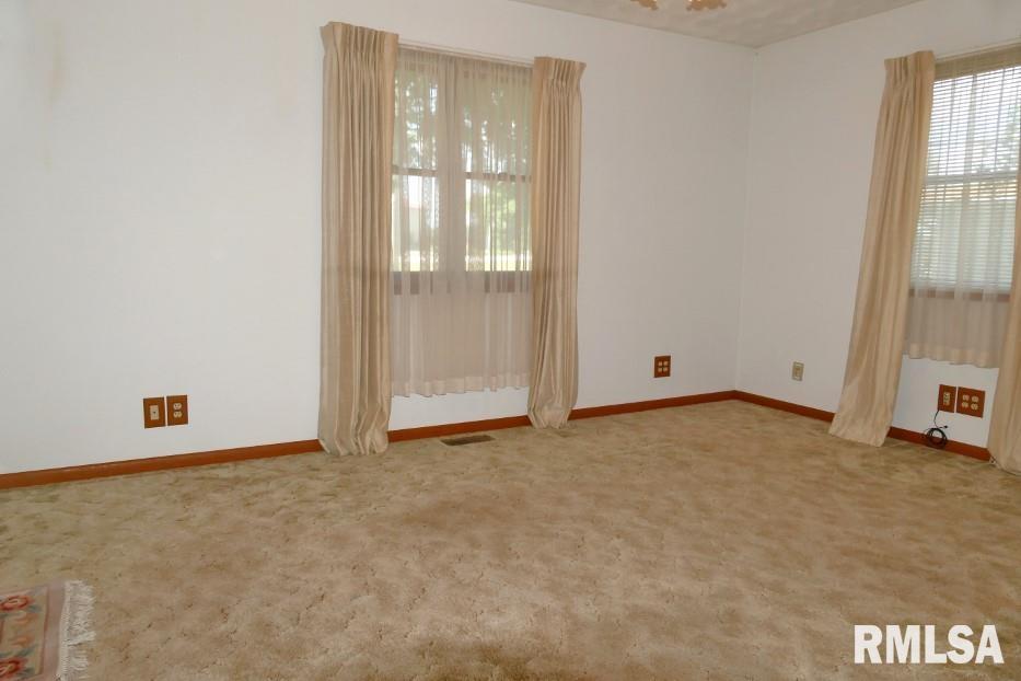 6029 West Pfeiffer Road Bartonville, IL 61607 - Photo 9 of 40