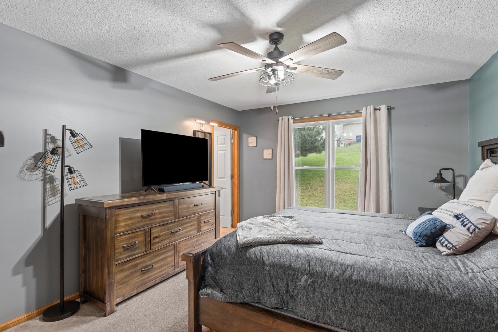 2632 Revo Road Davenport, IA 52806 - Photo 15 of 37 Gallery Image 15