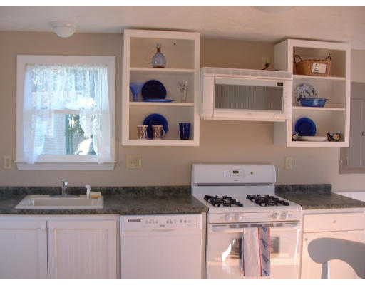 8 A Thompson Road Bourne, MA 02532 - Photo 3 of 7