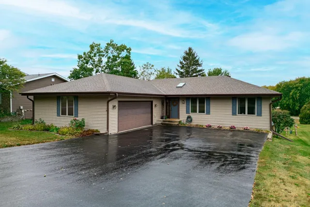 $324,900 | 1397 Pier Drive, Lake Summerset, IL 61019