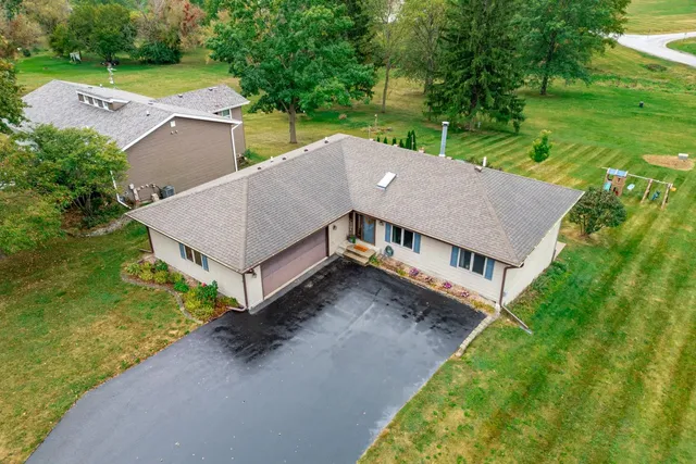 $324,900 | 1397 Pier Drive, Lake Summerset, IL 61019