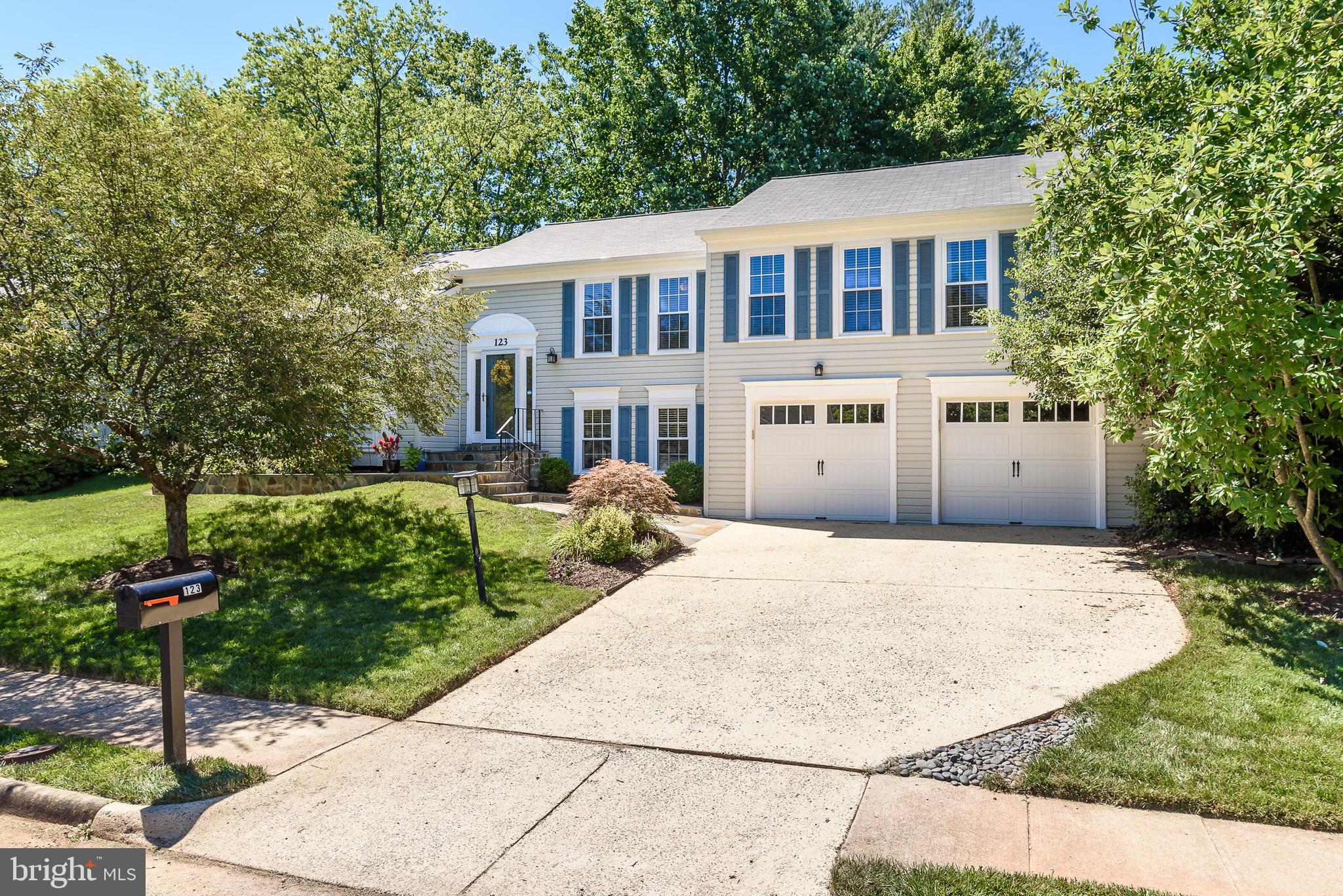123 Environs Road Sterling, VA 20165 - Photo 3 of 46 Gallery Image 3