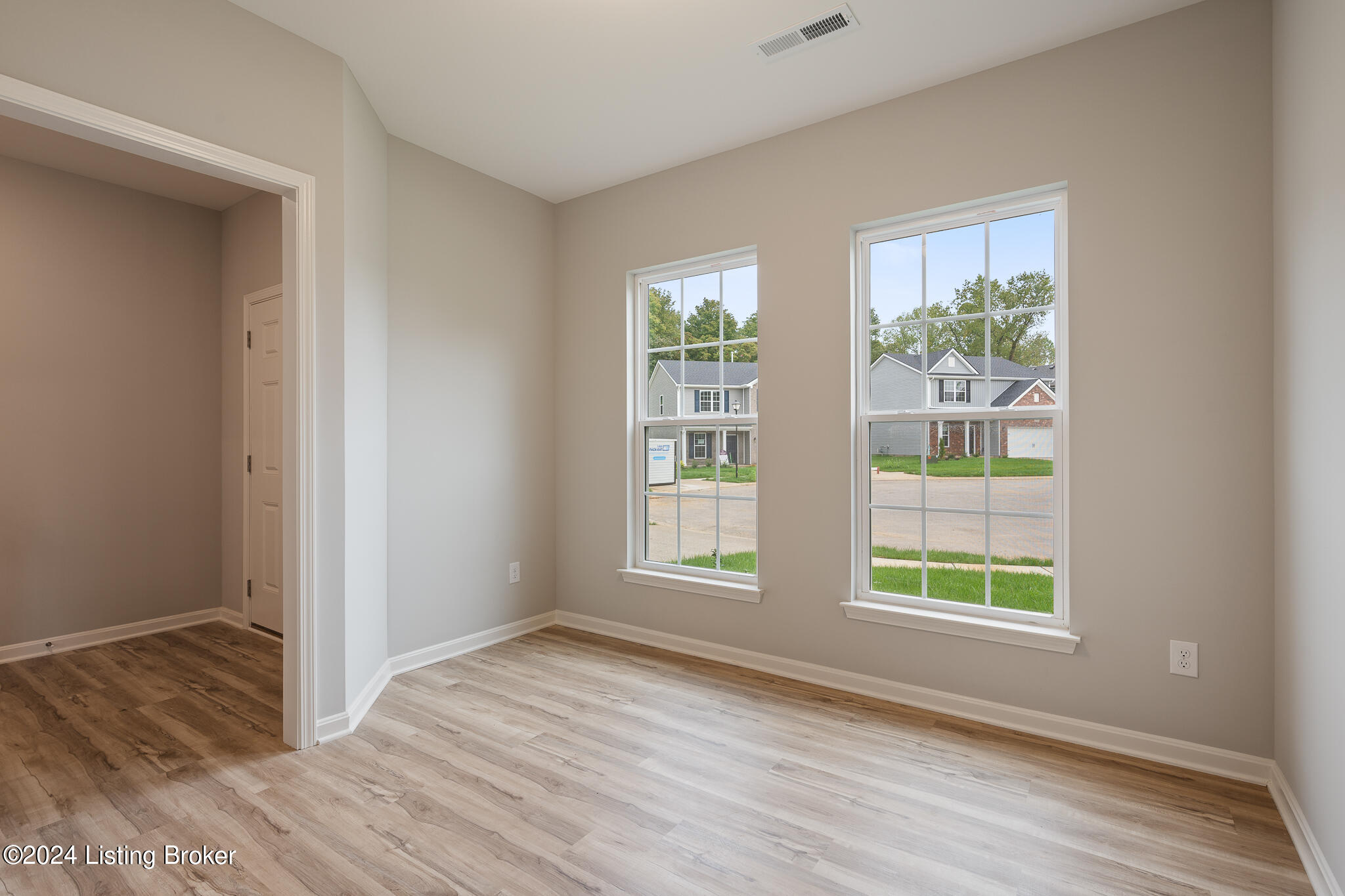 8435 Gateway Run Road Louisville, KY 40229 - Photo 16 of 38 8435 Gateway Run Rd-6