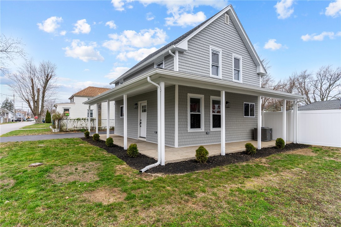 53 Mohawk Avenue Warwick, RI 02889 - Photo 3 of 45