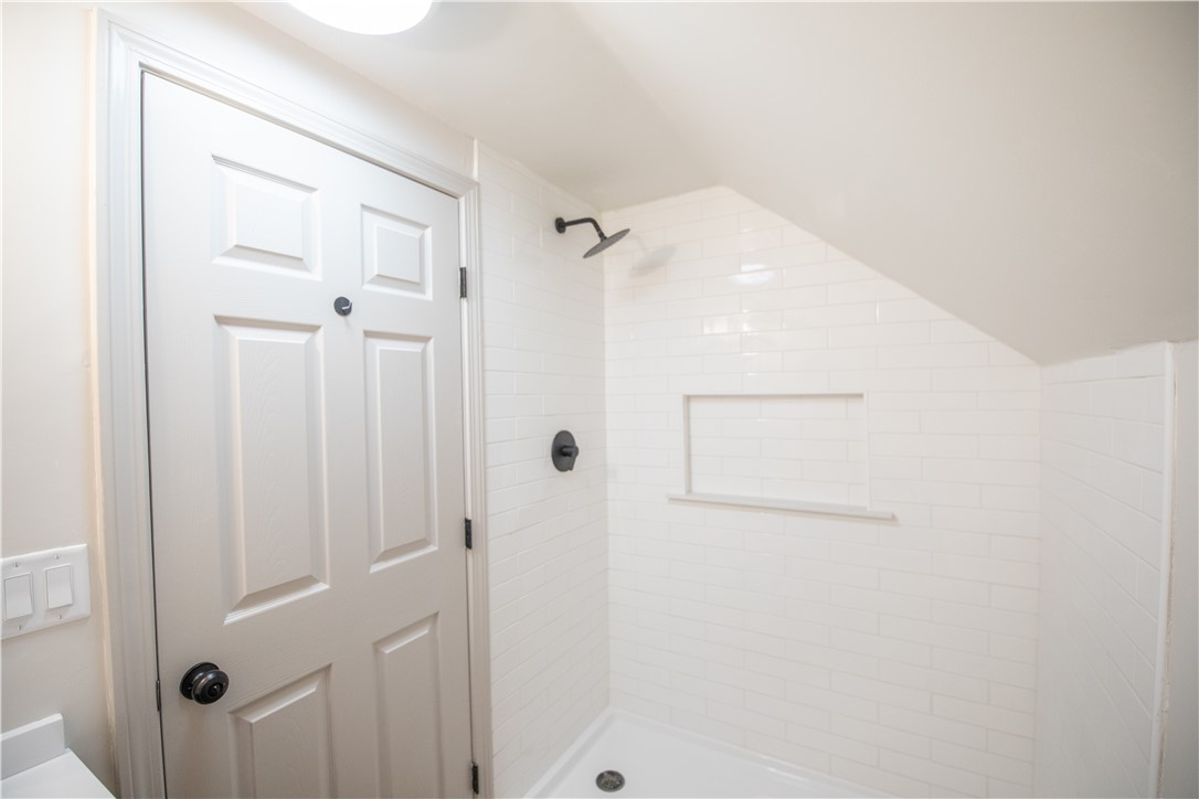 53 Mohawk Avenue Warwick, RI 02889 - Photo 32 of 45