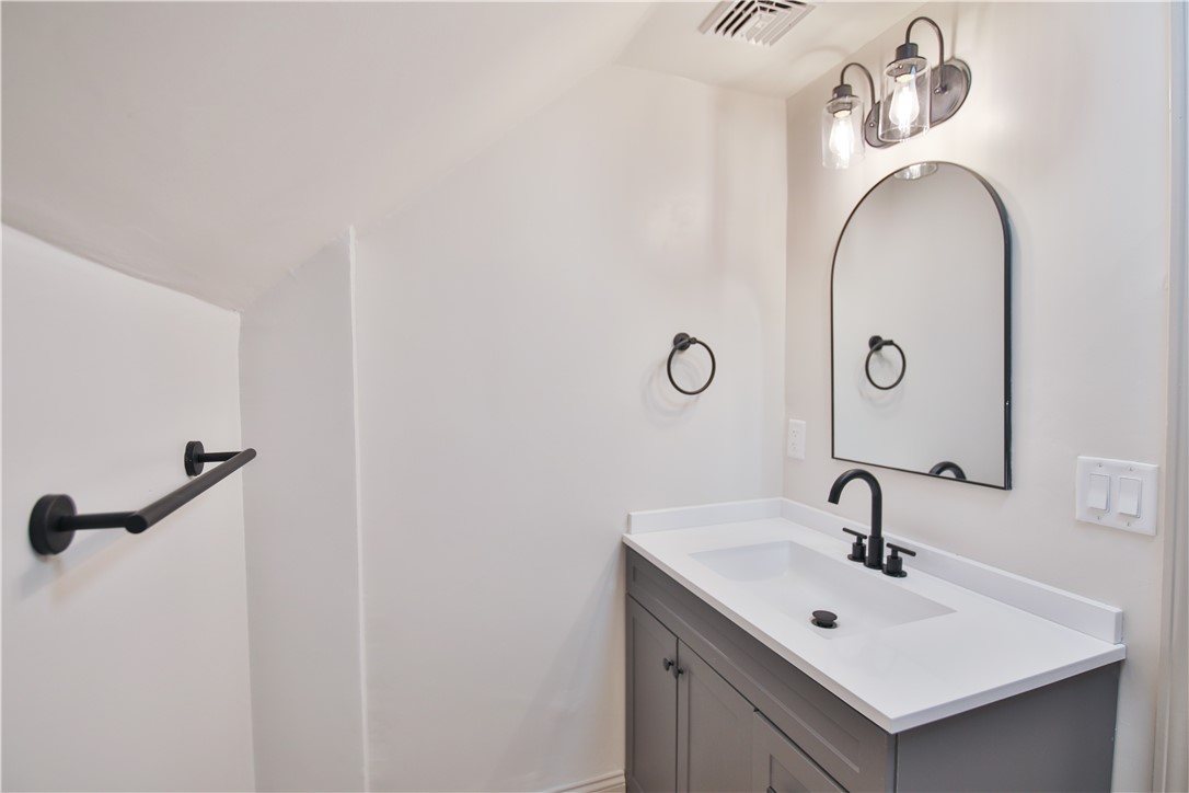 53 Mohawk Avenue Warwick, RI 02889 - Photo 33 of 45