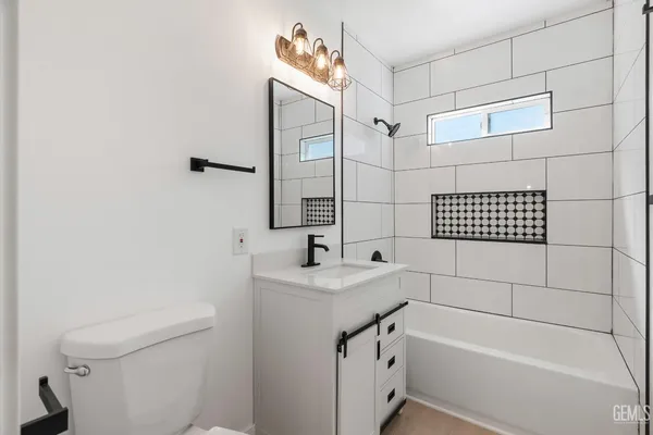 $325,000 | Undisclosed Address, Bakersfield, CA 93305