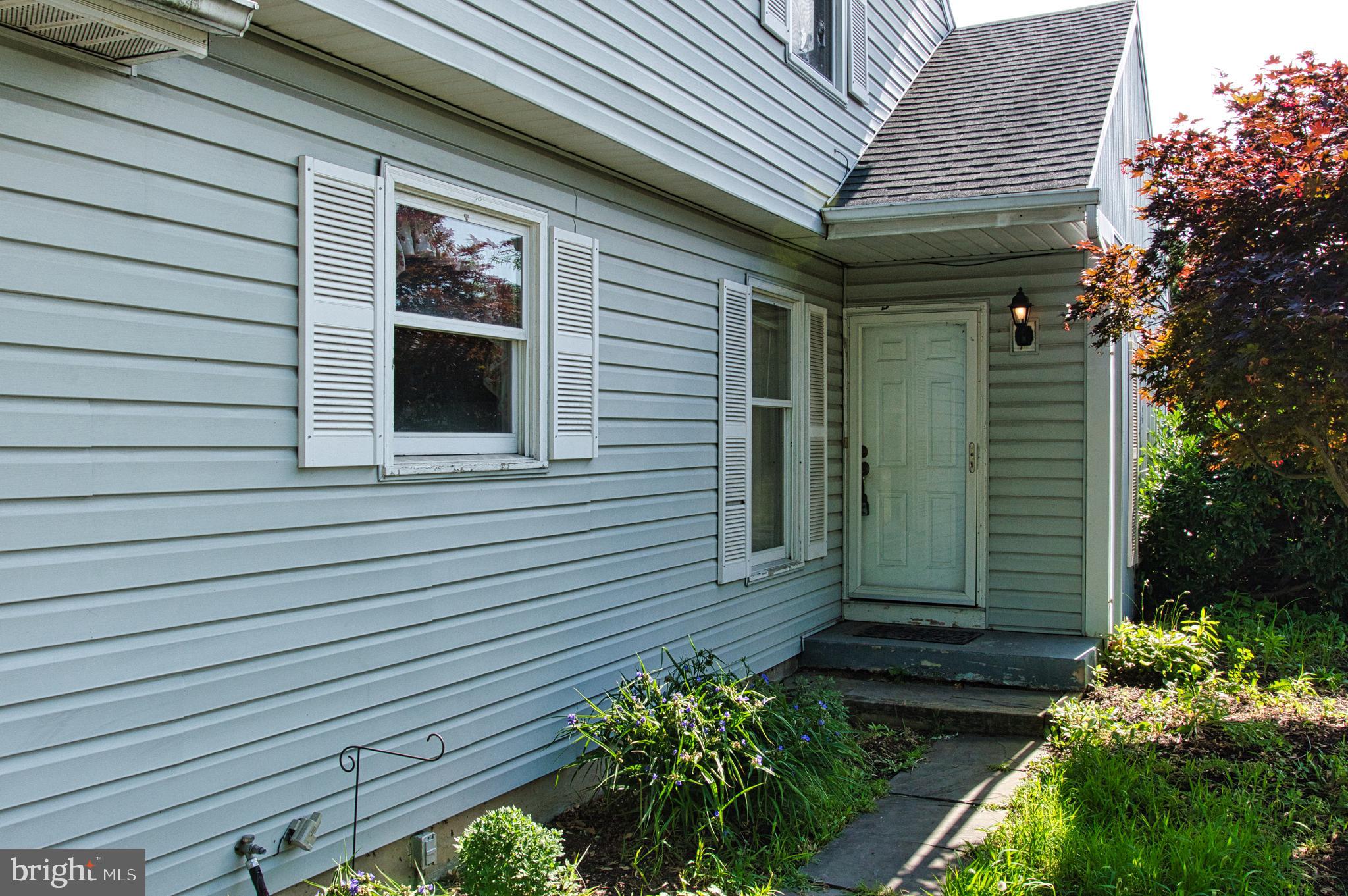 2016 Rock Fall Road Harrisburg, PA 17110 - Photo 3 of 25 Gallery Image 3