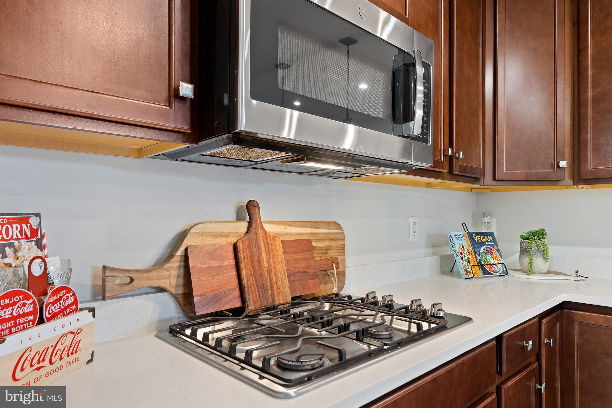 18221 Red Mulberry Road Dumfries, VA 22026 - Photo 12 of 72 Efficient Gas Cooking!