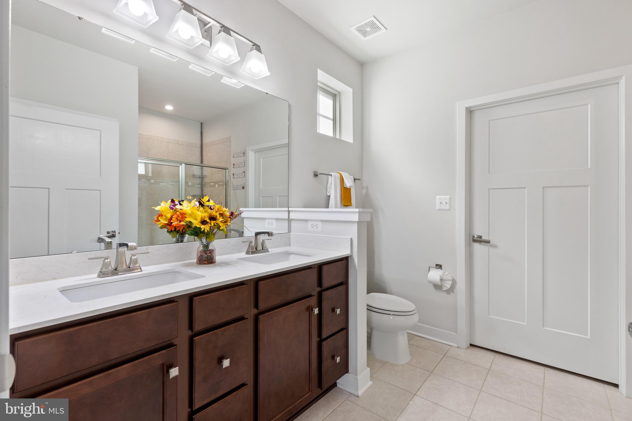 18221 Red Mulberry Road Dumfries, VA 22026 - Photo 25 of 72 Primary Bath