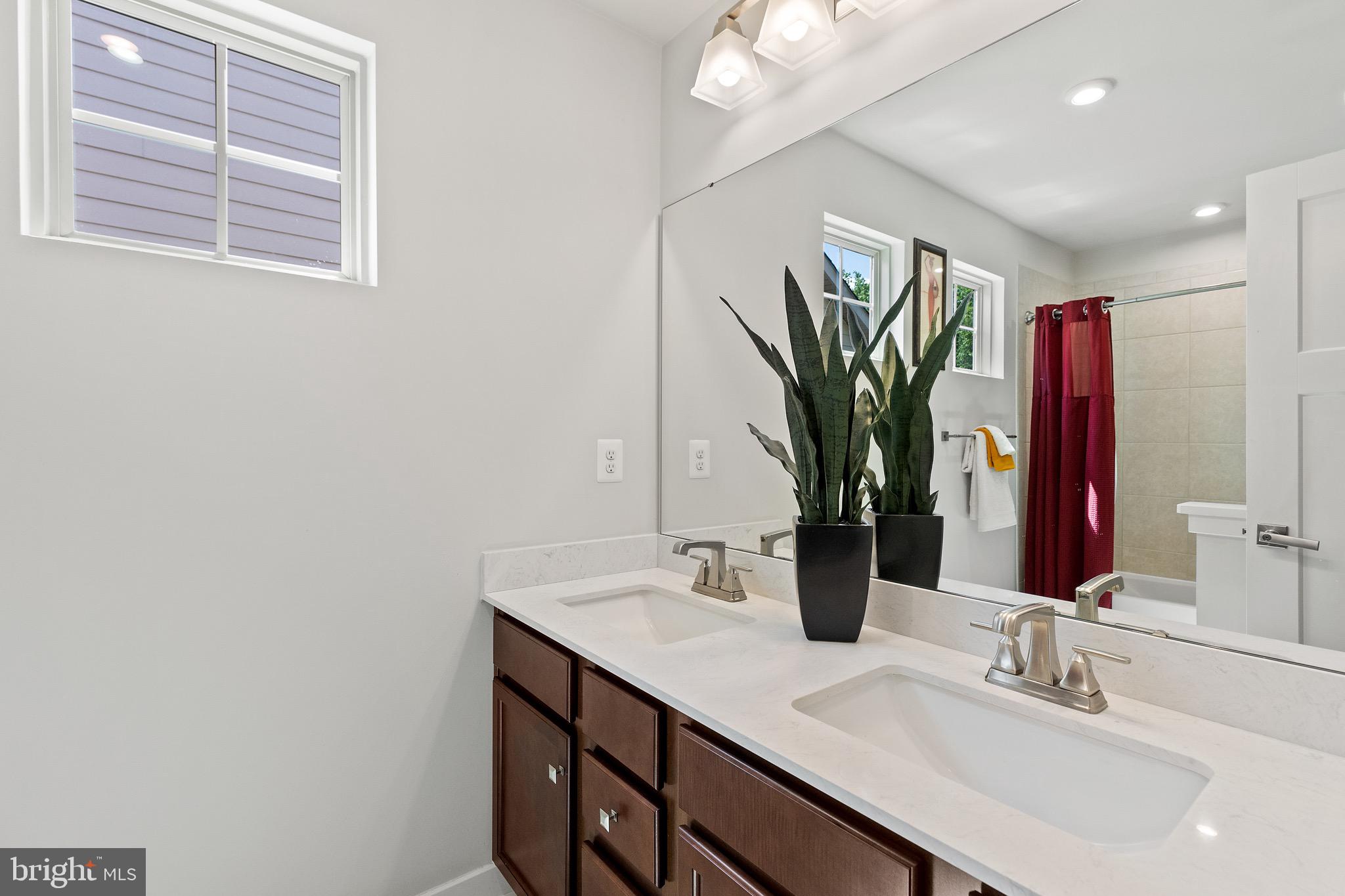 18221 Red Mulberry Road Dumfries, VA 22026 - Photo 36 of 72 Upstairs Hall Bath