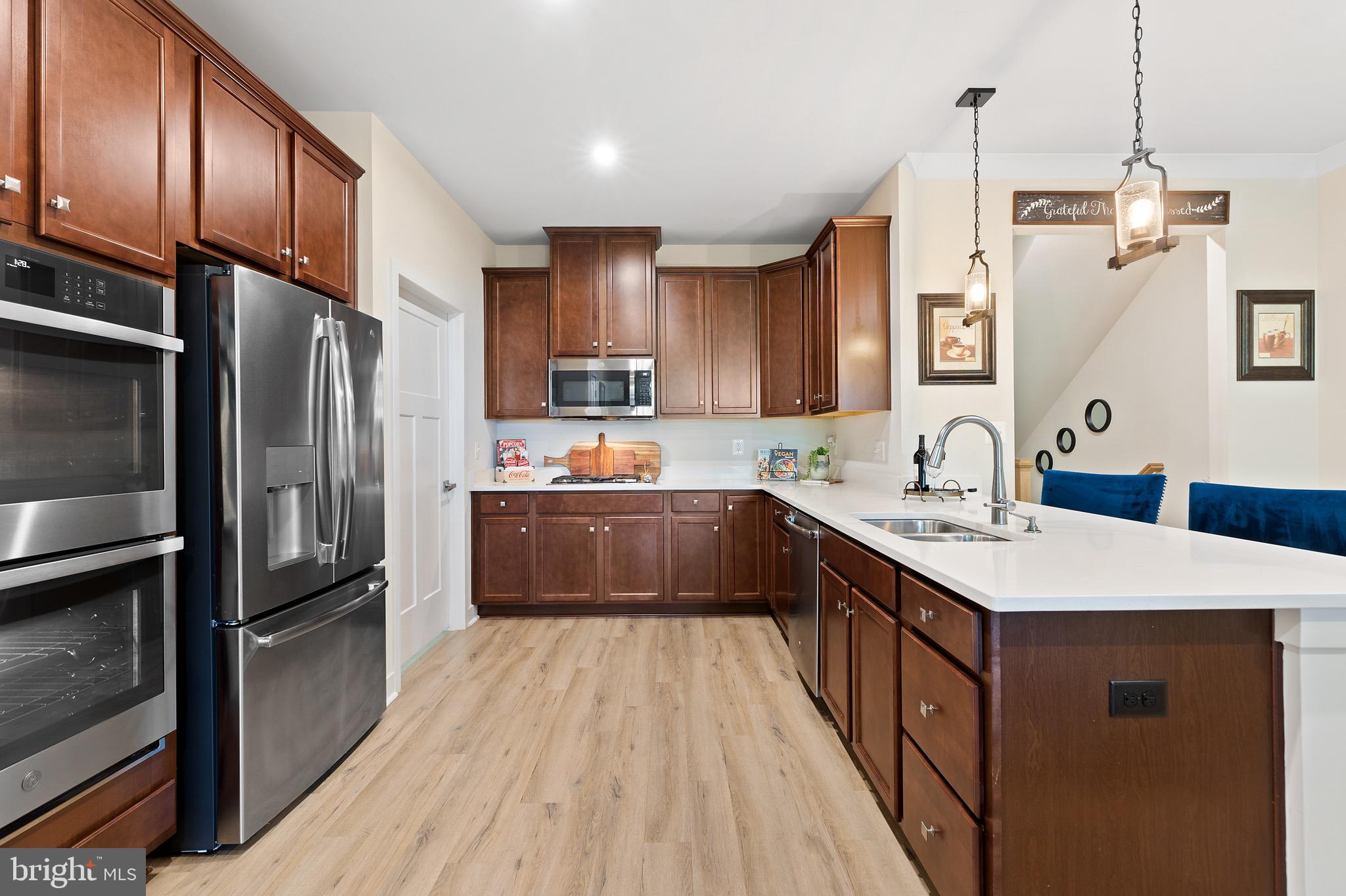 18221 Red Mulberry Road Dumfries, VA 22026 - Photo 9 of 72 Show off your Chef skills here!