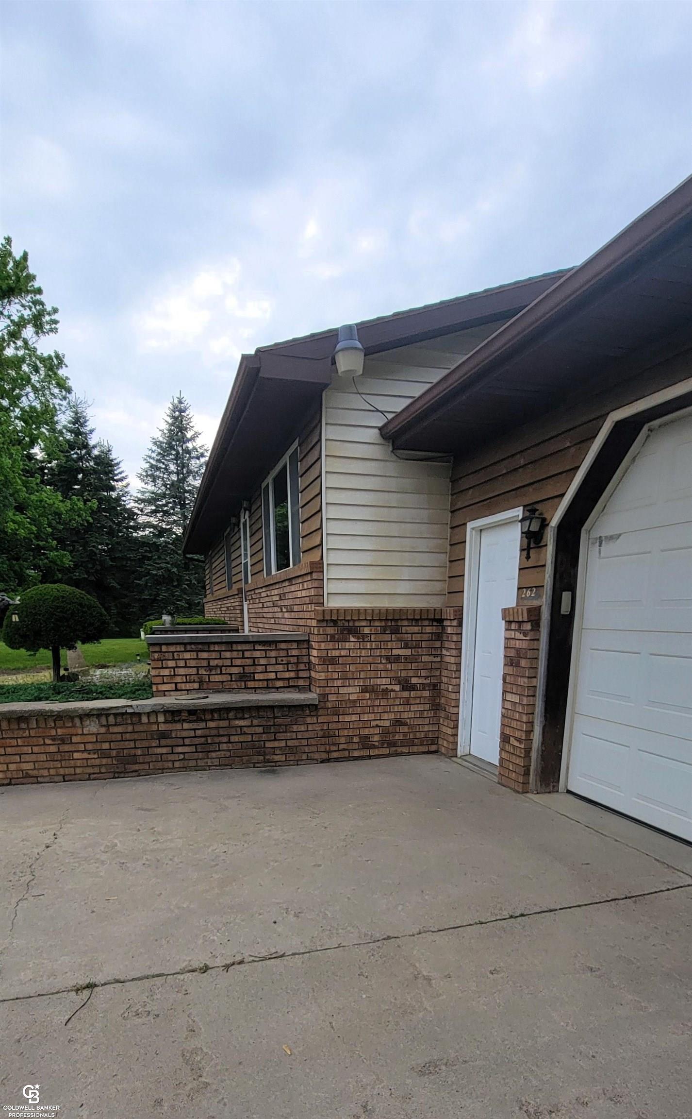 262 West Burnside Road Fostoria, MI 48435 - Photo 2 of 23