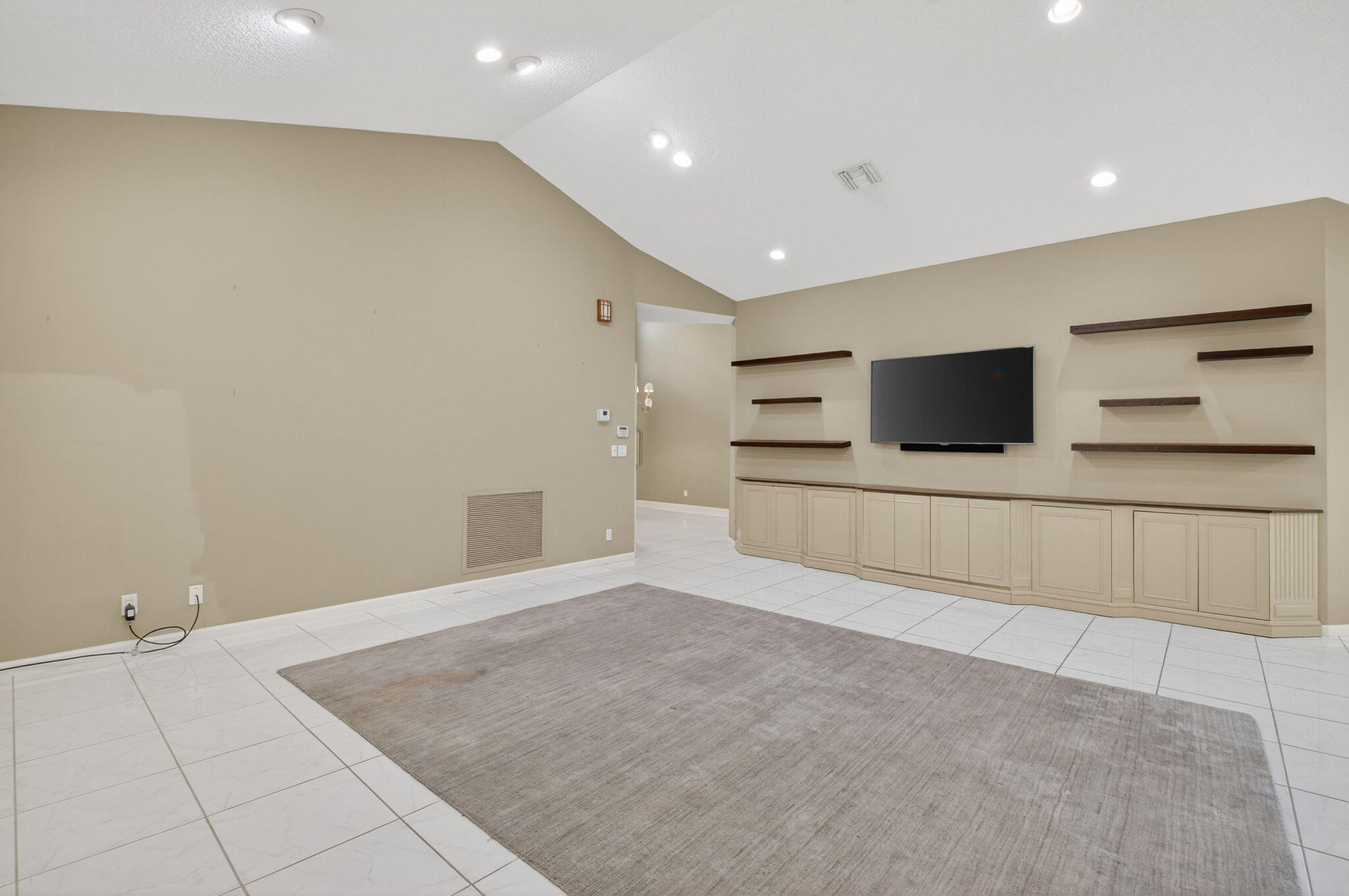 7686 La Corniche Circle Boca Raton, FL 33433 - Photo 14 of 56 Family room