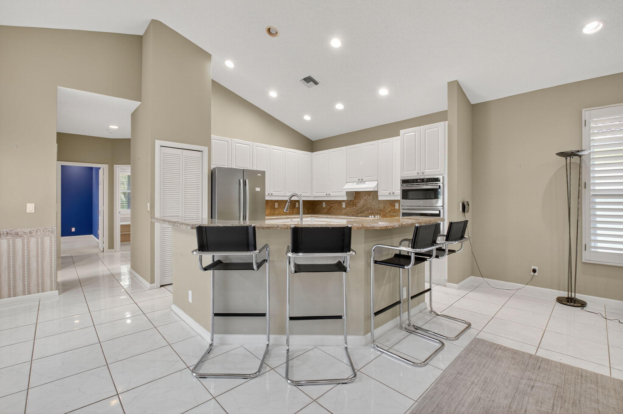 7686 La Corniche Circle Boca Raton, FL 33433 - Photo 18 of 56 kitchen