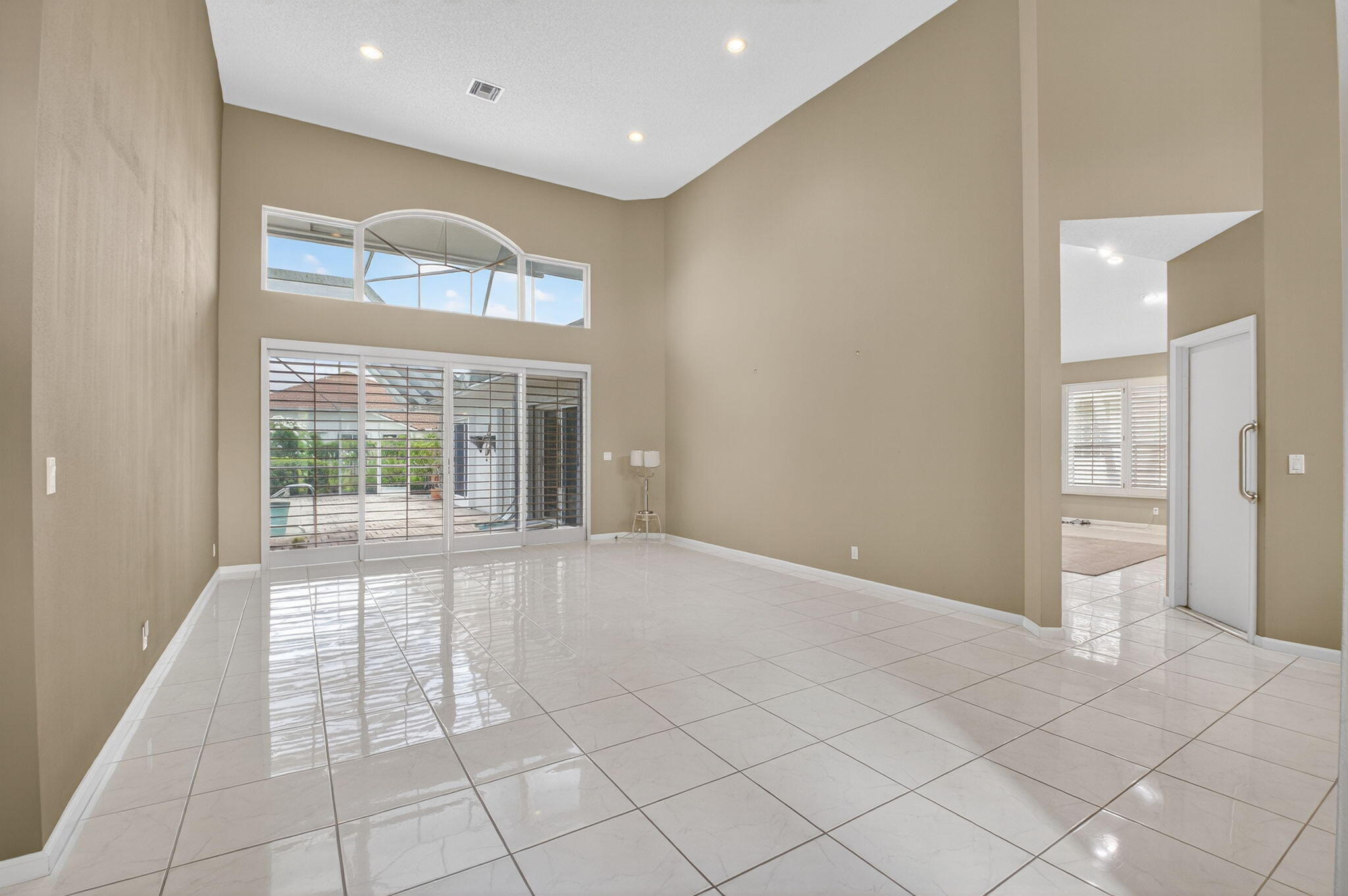 7686 La Corniche Circle Boca Raton, FL 33433 - Photo 7 of 56 living room