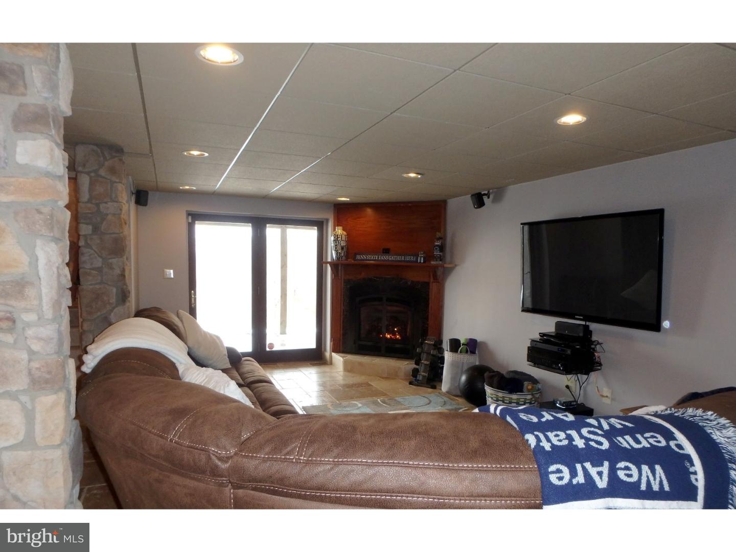 4987 Chestnut Hill Road Center Valley, PA 18034 - Photo 15 of 20 Family Room
