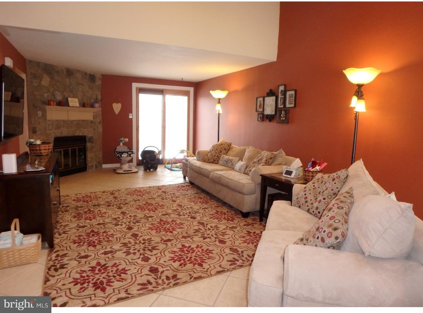 4987 Chestnut Hill Road Center Valley, PA 18034 - Photo 3 of 20 Living Room