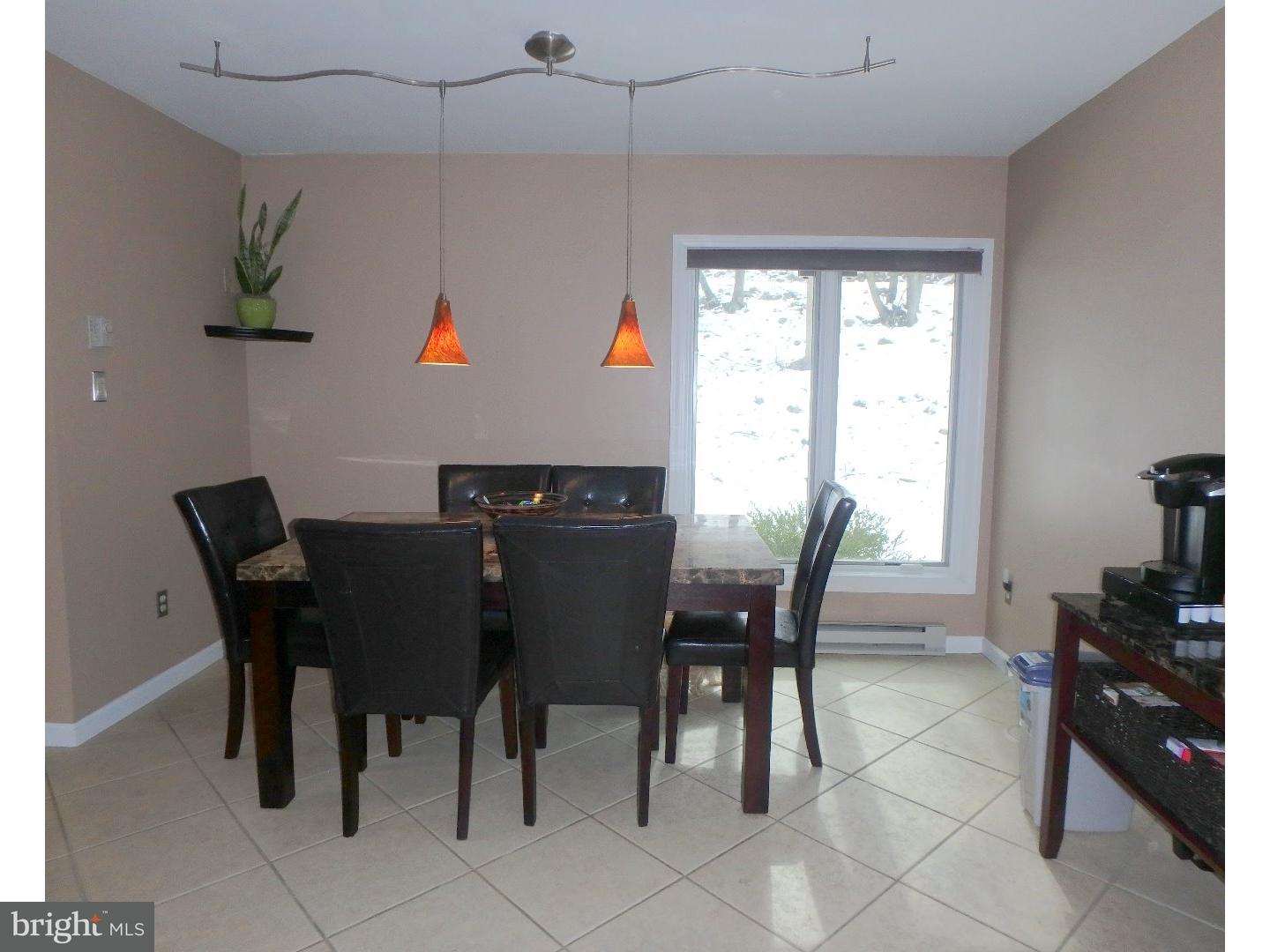4987 Chestnut Hill Road Center Valley, PA 18034 - Photo 5 of 20 Dining Room