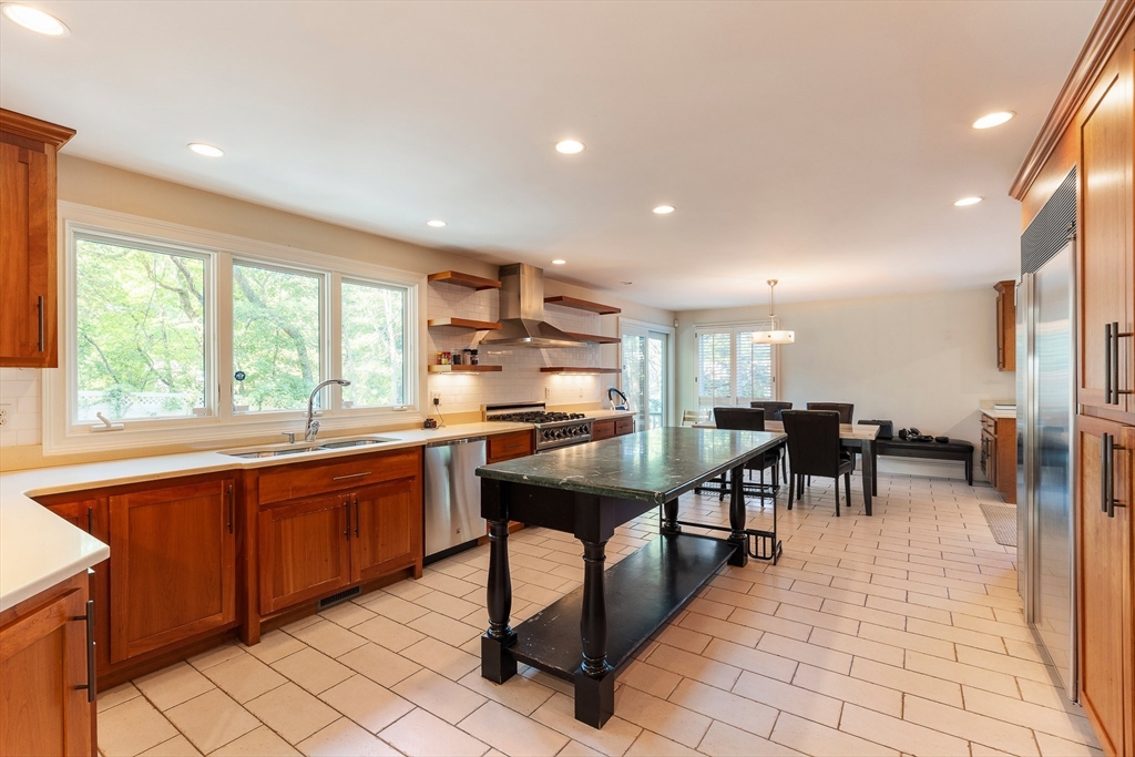 103 Levbert Road, Unit 103 Newton, MA 02459 - Photo 10 of 39