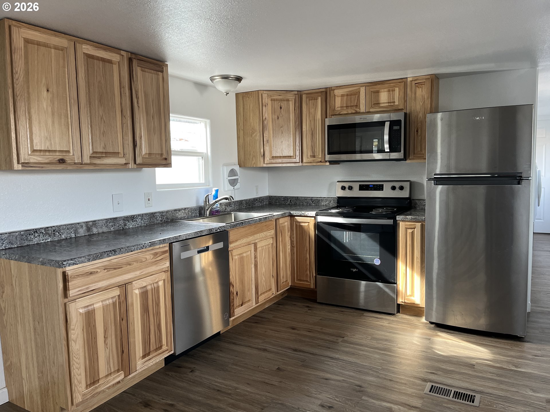 1413 Hawthorne Avenue, Unit 20 Reedsport, OR 97467 - Photo 4 of 11