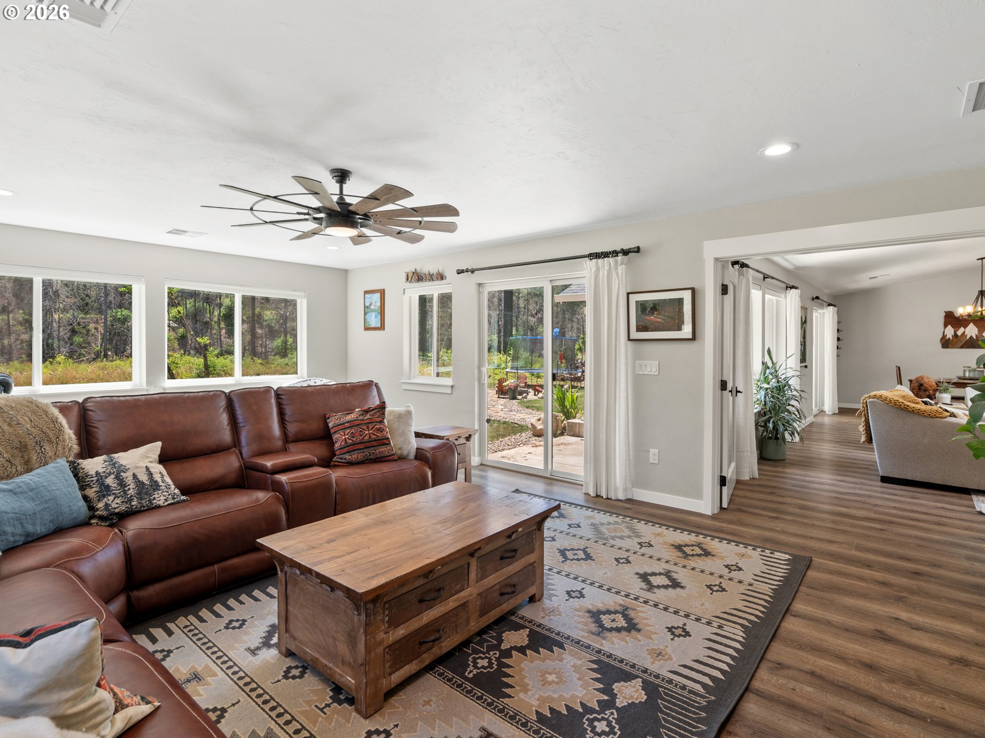 91403 Marbrook Lane Blue River, OR 97413 - Photo 11 of 31 Family Room