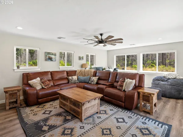 $929,000 | 91403 Marbrook Lane, Blue River, OR 97413