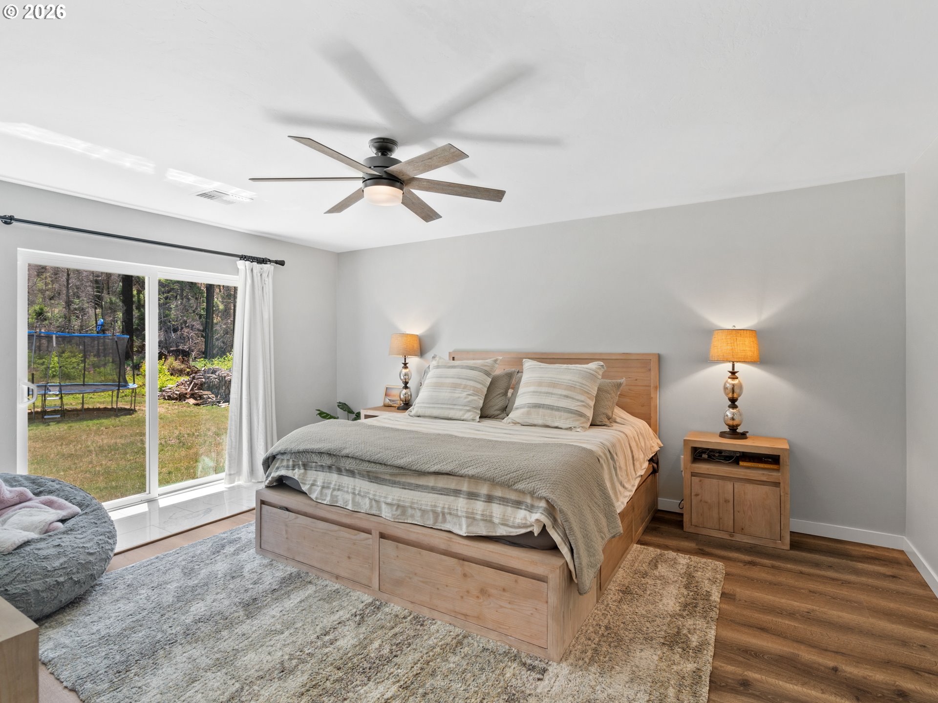 91403 Marbrook Lane Blue River, OR 97413 - Photo 15 of 31 Primary Bedroom