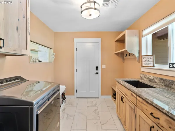 $929,000 | 91403 Marbrook Lane, Blue River, OR 97413