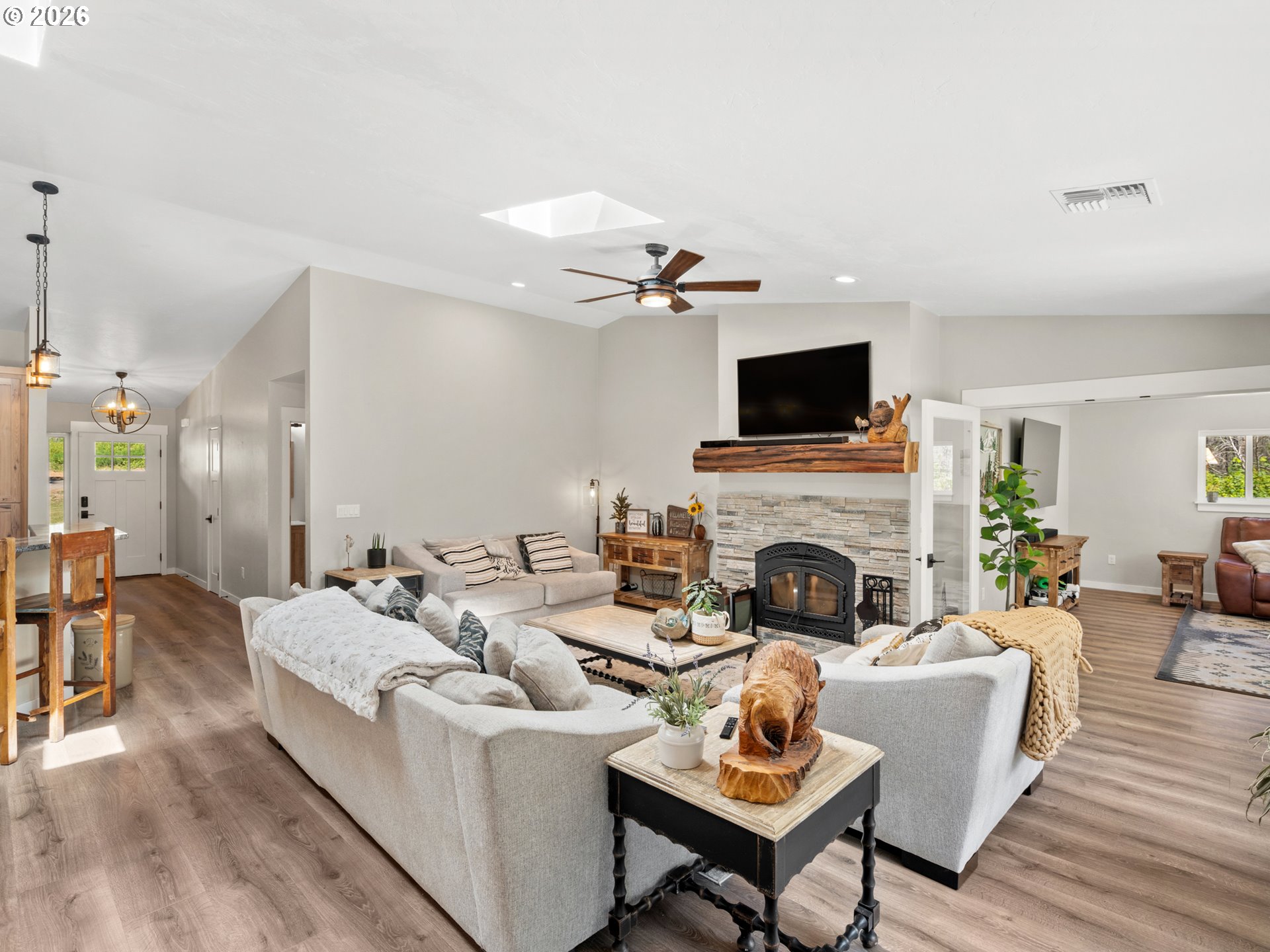 91403 Marbrook Lane Blue River, OR 97413 - Photo 6 of 31 Great Room