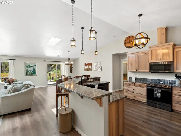 $929,000 | 91403 Marbrook Lane, Blue River, OR 97413