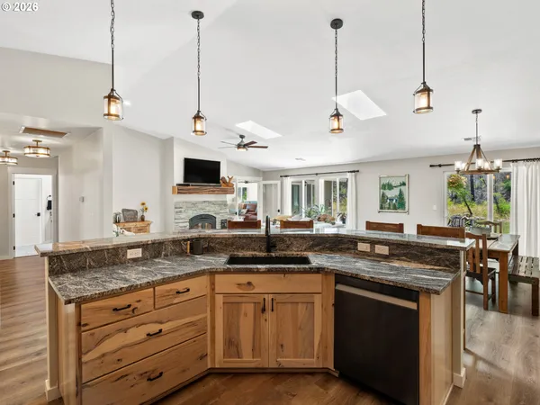 $929,000 | 91403 Marbrook Lane, Blue River, OR 97413