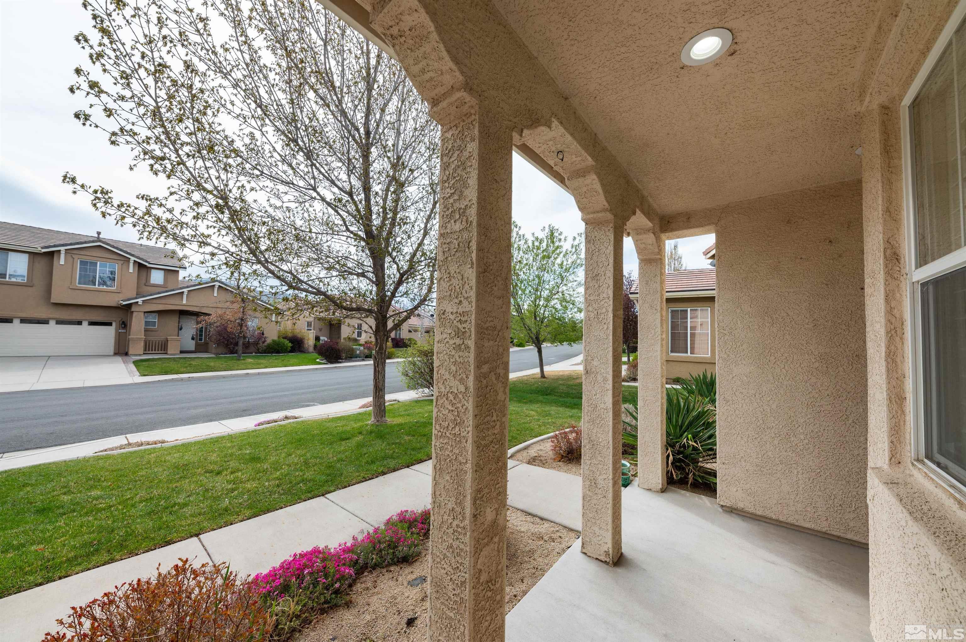 10735 Grayslake Drive Reno, NV 89521 - Photo 4 of 37 Photo 4
