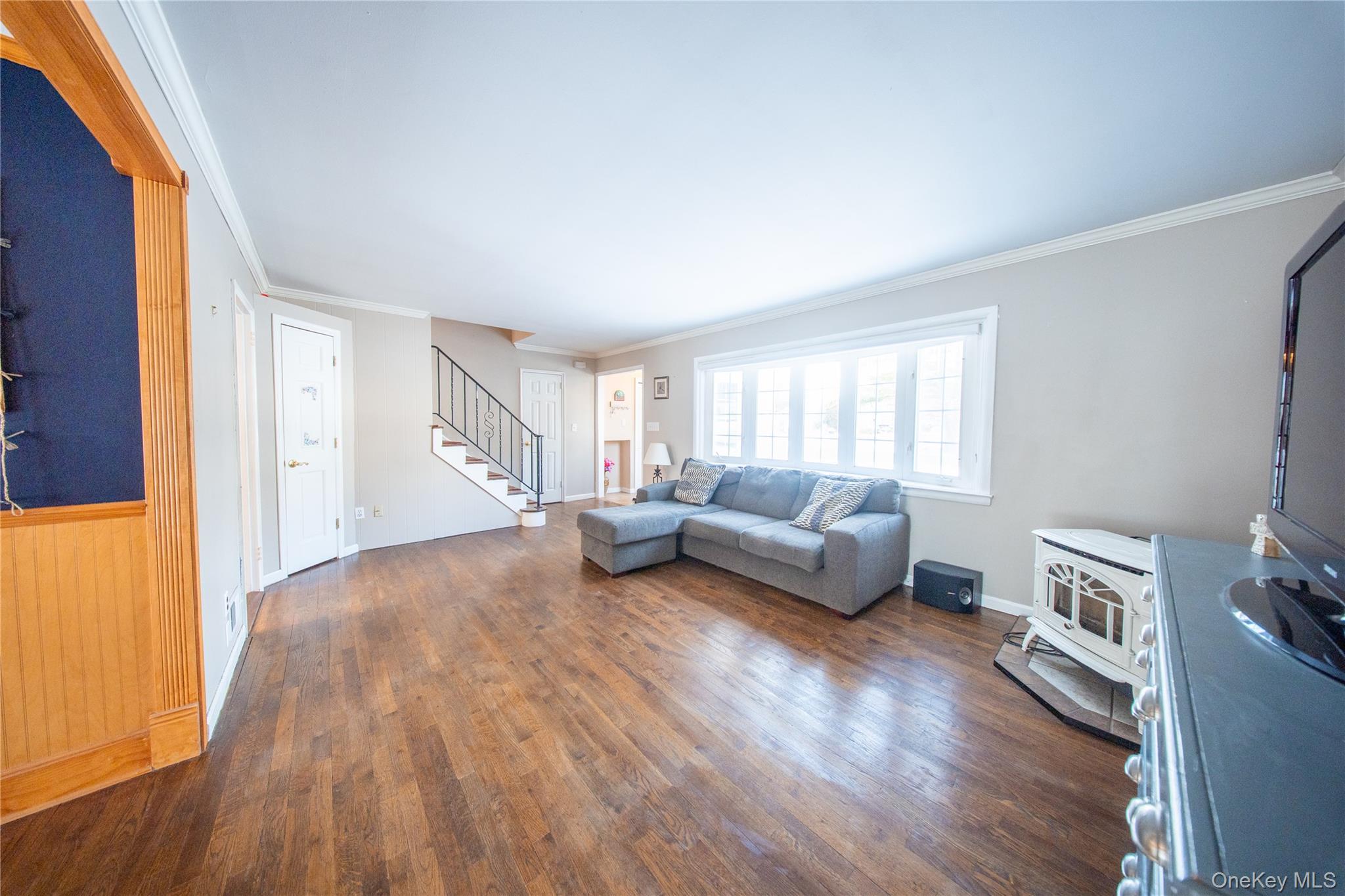 41 Foxhill Road Valhalla, NY 10595 - Photo 9 of 41