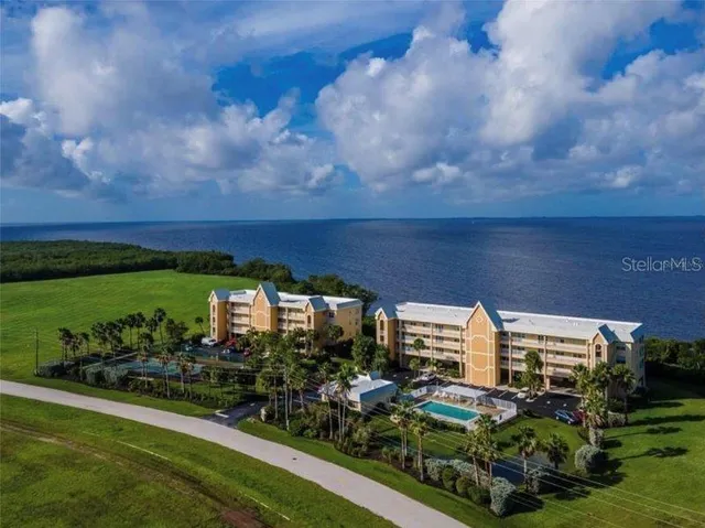 $2,400 | 101 North Marion Court, Unit 114, Punta Gorda, FL 33950