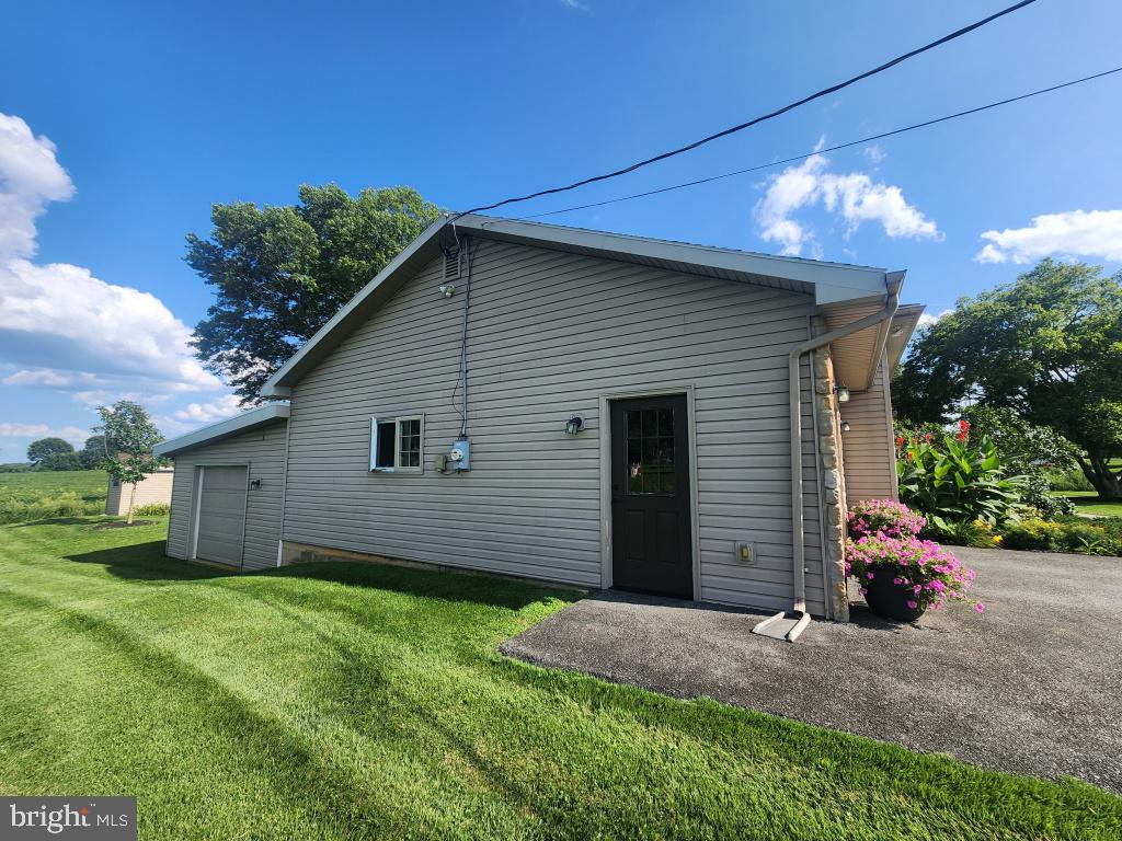 326 Pinkerton Road Mount Joy, PA 17552 - Photo 4 of 55 Gallery Image 4