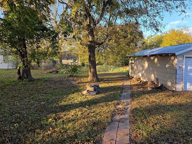 a view of a house with a outdoor space