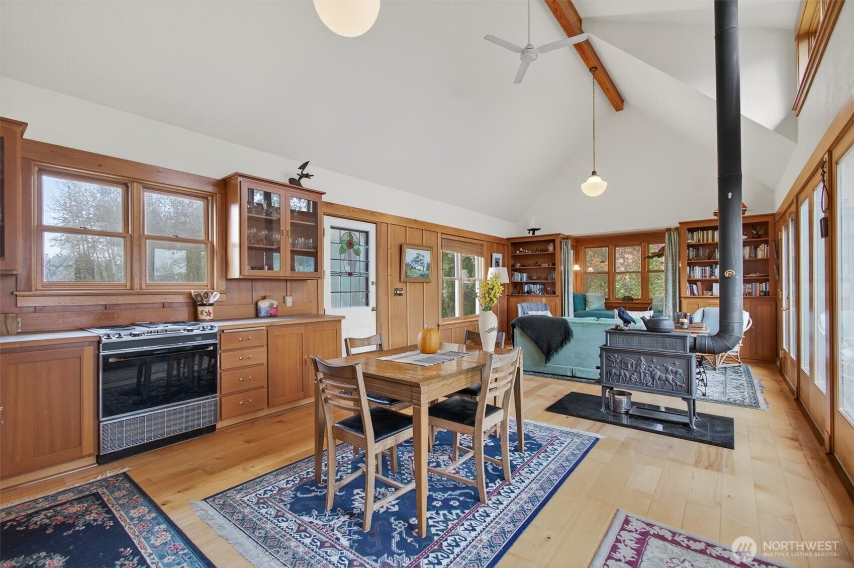 357 East Birnie Slough Road Cathlamet, WA 98612 - Photo 9 of 37