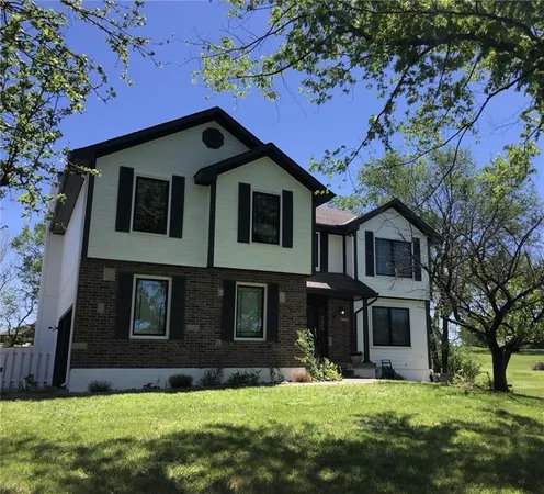 $565,000 | 209 East 176th Street, Belton, MO 64012