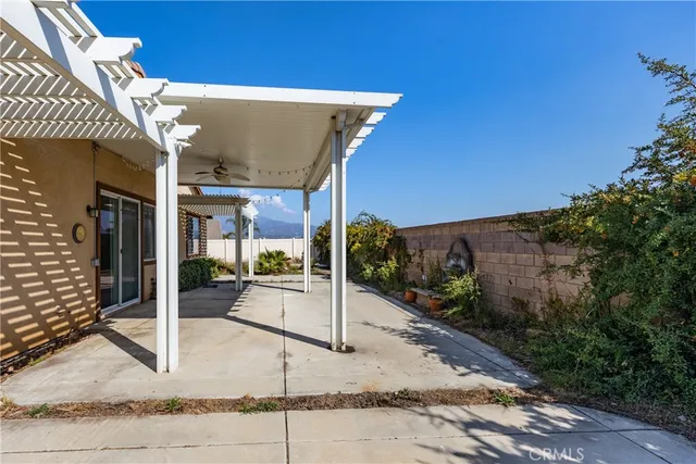 a view of a house with porch