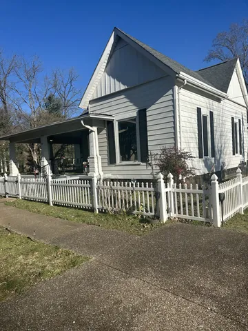 $349,900 | 506 North Main Street, Mount Pleasant, TN 38474