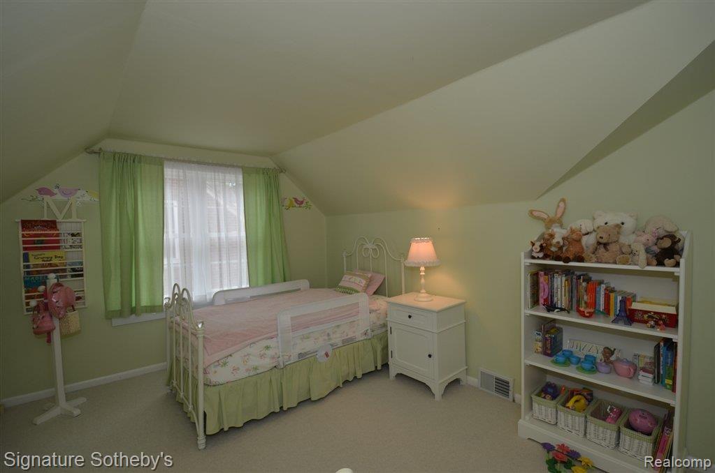 2929 Bembridge Road Royal Oak, MI 48073 - Photo 17 of 24 DSC_0650.JPG