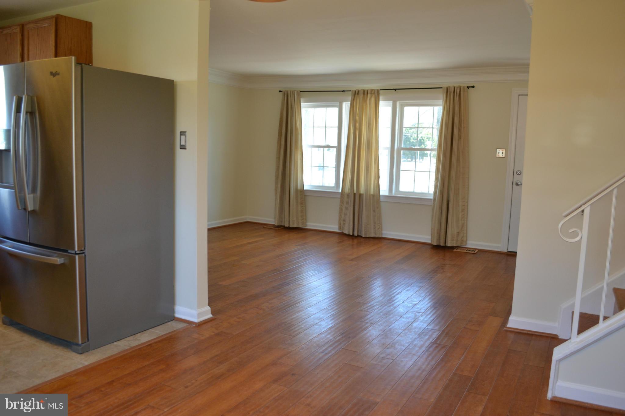 8018 Frye Road Alexandria, VA 22309 - Photo 9 of 26 Living Room