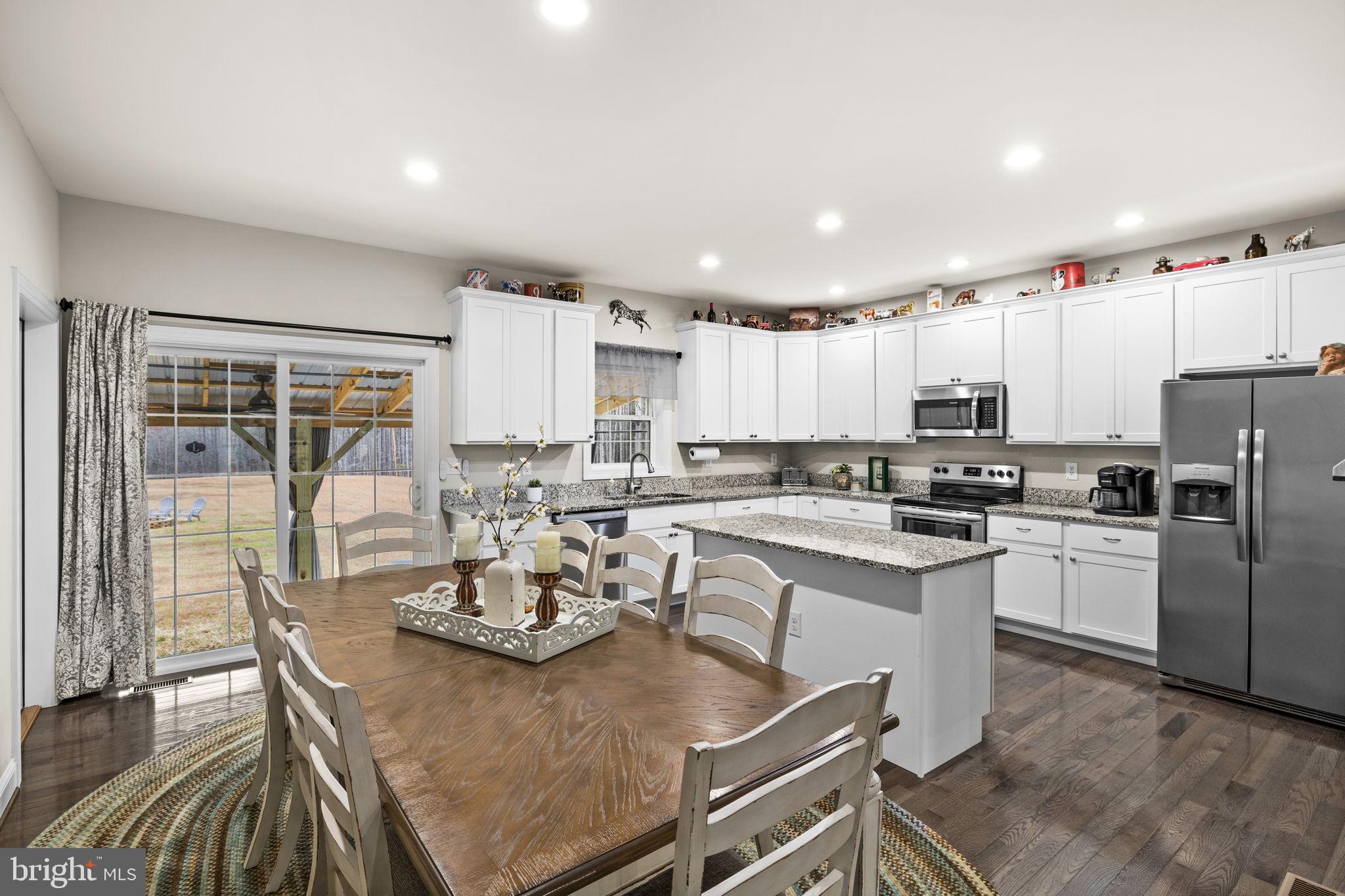 11026 Tower Road Unionville, VA 22567 - Photo 14 of 53 Eating area and kitchen