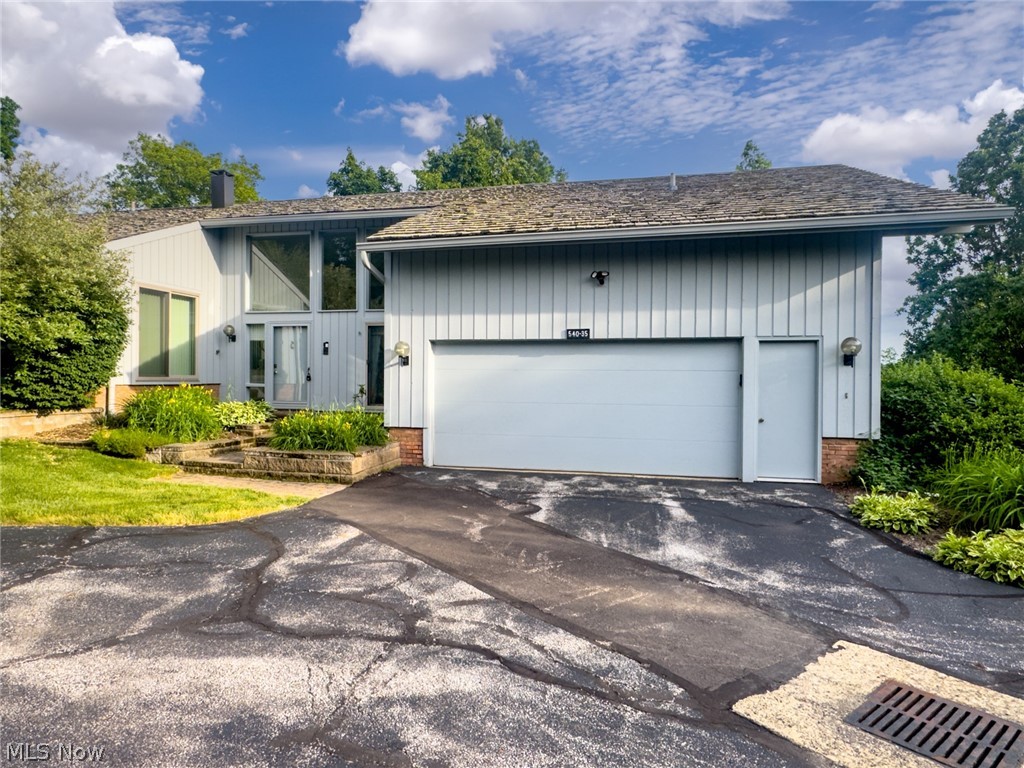 540-35 Ridgeway Drive Aurora, OH 44202 - Photo 1 of 36