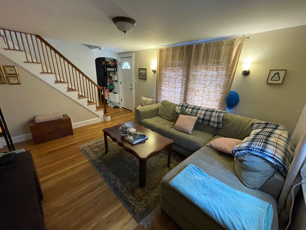 20 Oak Road Medford, MA 02155 - Photo 4 of 28