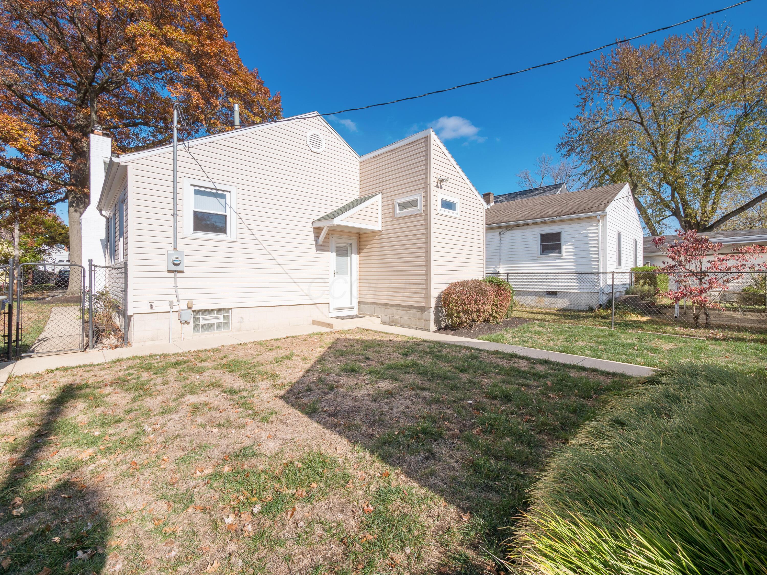 529 Crestview Road Columbus, OH 43202 - Photo 34 of 35 You'll love making this lovely house...